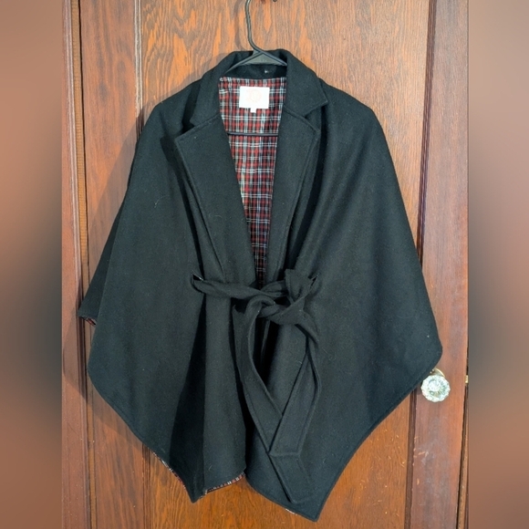 Victoria Dunn Jackets & Blazers - Victoria Dunn Cape Style Wool Blend Belted Jacket With Plaid Underneath Size Sm